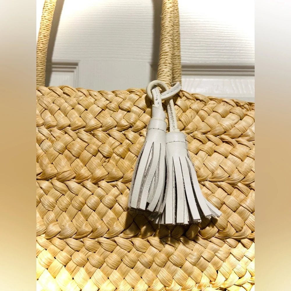 Vineyard Vines Natural and Navy Braided Straw Tote with Tassel - Picture 2 of 3